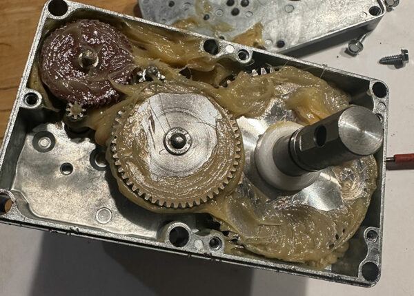 Serwis mechanizmu podajnika kotła na pellet i diagnostyka przekładni Serwis mechanizmu podajnika kotła na pellet i diagnostyka przekładni